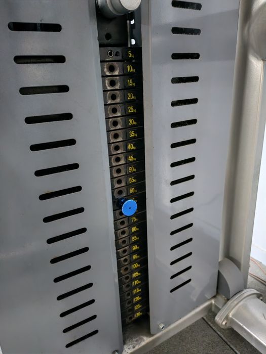 Машина за гърди PRECOR