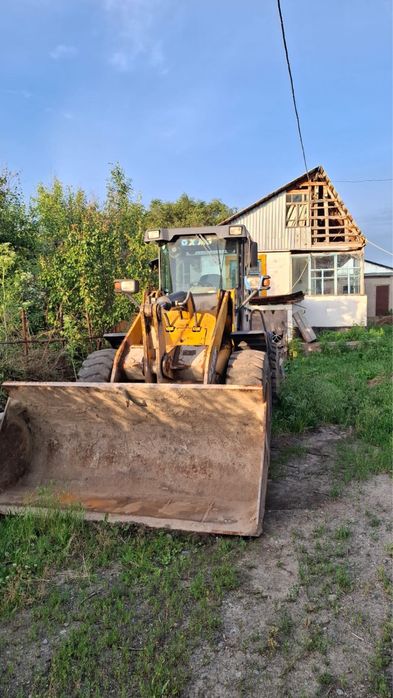Фронтальный погрузчик xcmg