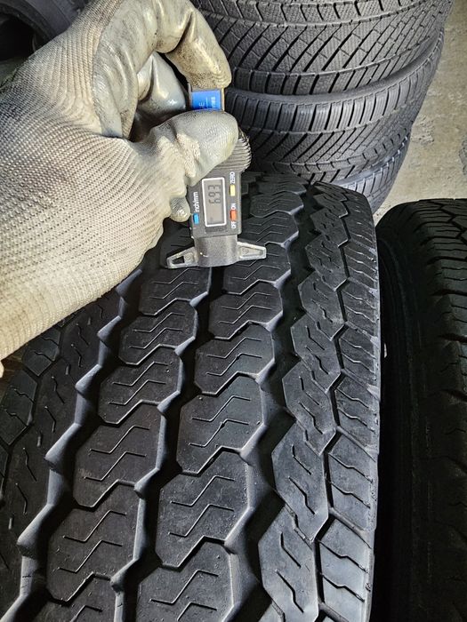 2 anvelope allseason 225 75 16C Continental