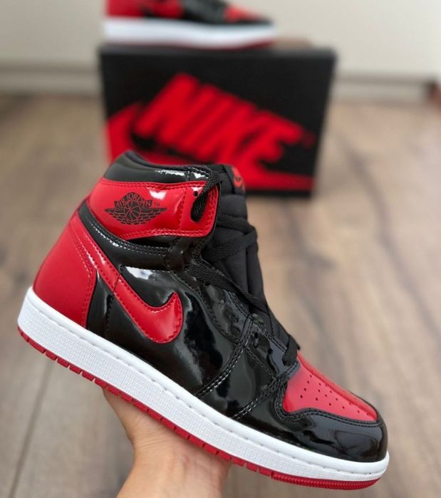 ULTIMELE PERECHI!! Adidasi / Sneakers Air Jordan 1 Patent Bred Negru / Rosu Marimi 36-44 Unisex
