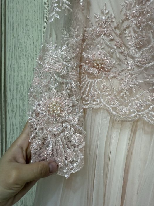 Платье вечернее нарядное