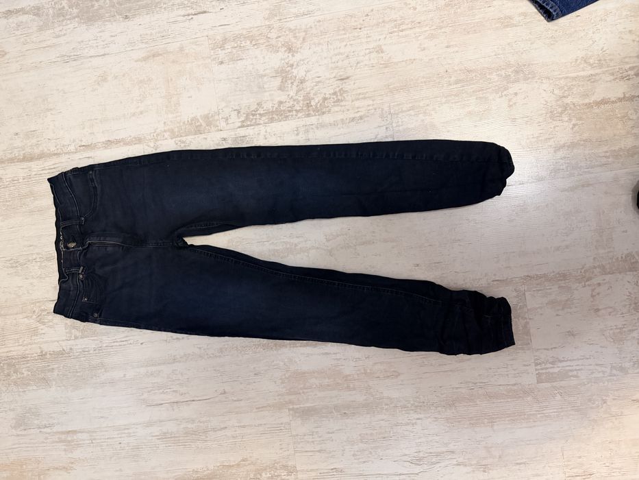 Дънки по тялото