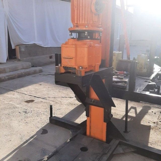 Buravoy aparati Eliktiriskiy 3 faza divijok bilan 75 met 73, turba