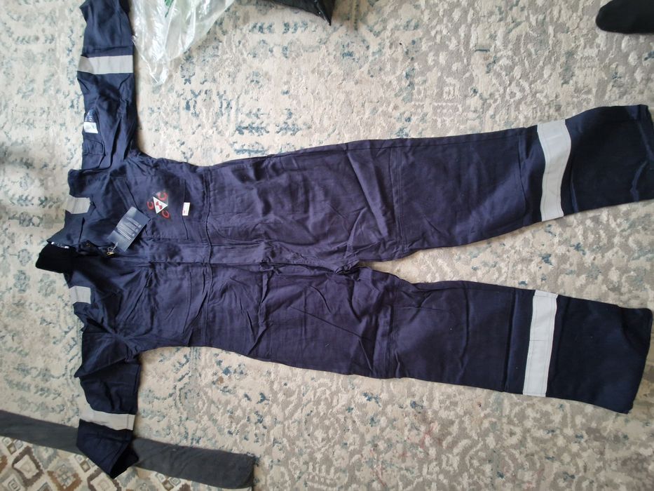 Продаётся спец одежда