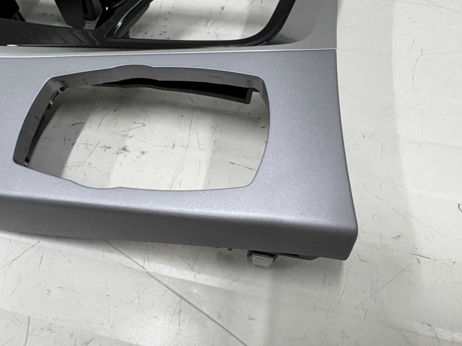 Лайсна централна конзола БМВ Г30 Г31