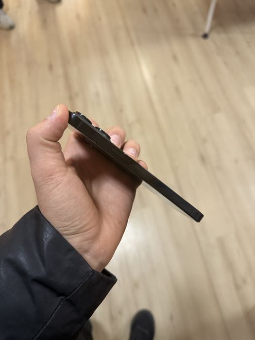 Продам Iphone 14pro