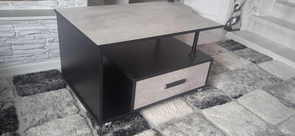 Продам стол журнальный