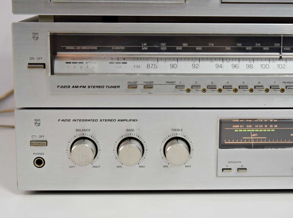 Linie Philips amplificator F 4212 + tuner F 2213 + deck F 6210