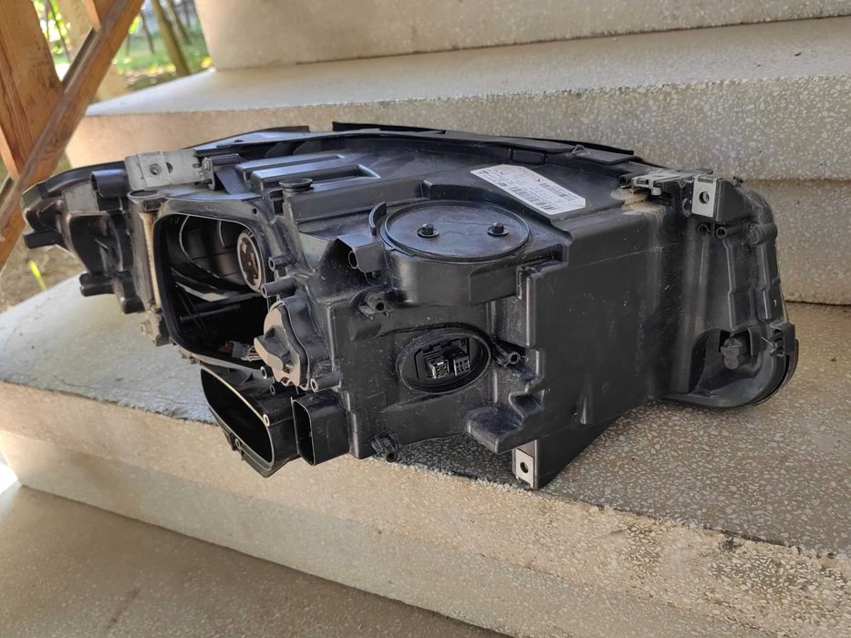 Фар BMW F10 BMW F11 5-ца Bi-Xenon LED /Фар БМВ Ф10 Ф11 Оригинален