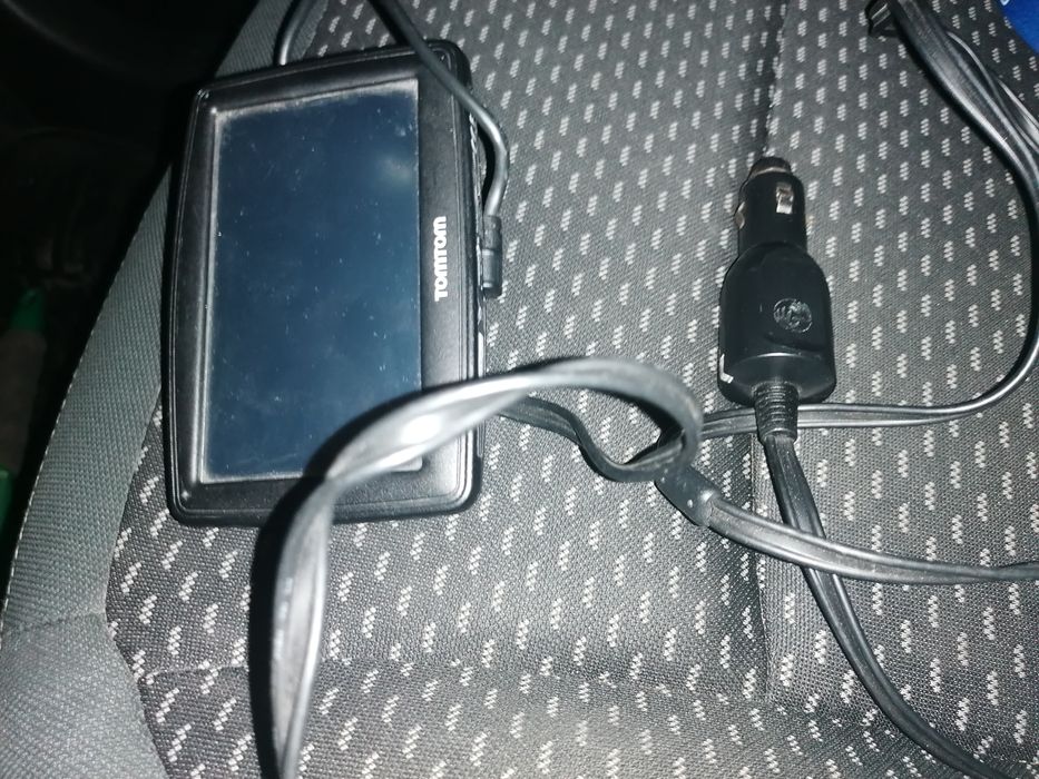 Авто навигация TomTom