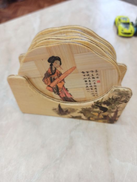 Подставки под горячие чашки.Бамбук и красное дерево с перламутром.Новы