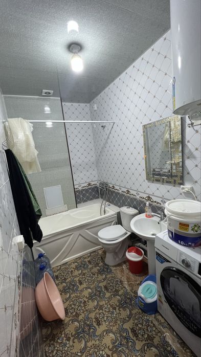 Temir yoʻl vagzal va park oldida kanalizatsiya vodaprovod tol aloxida