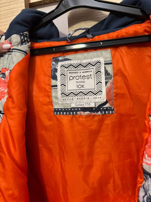 Costum ski fete Protest