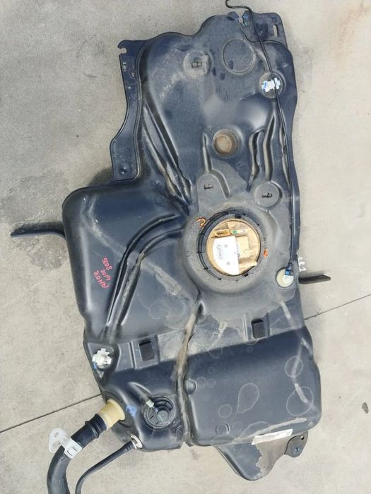 rezervor auto 2.0 hdi  peugeot 5008 2 2019 9813793180