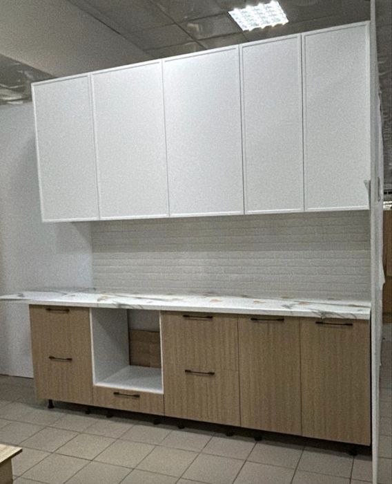 Срочно продам кухонный гарнитур (новый)
