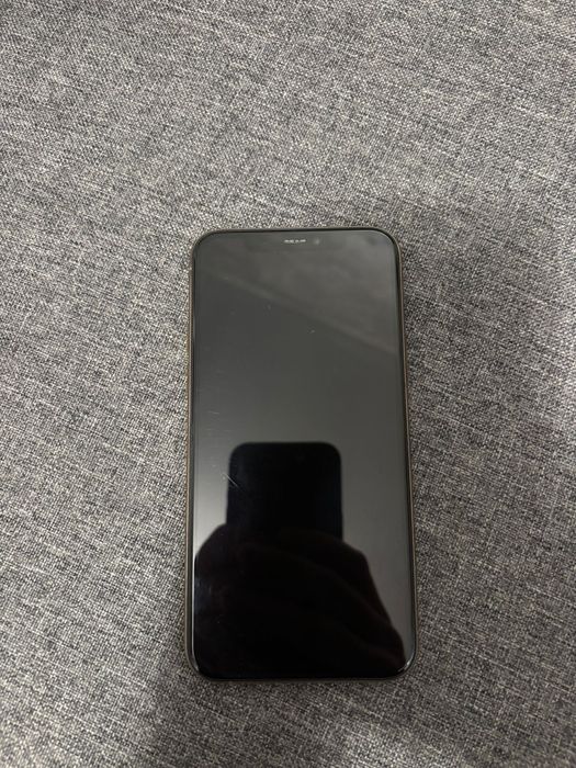 Vând iPhone 11 pro Gold