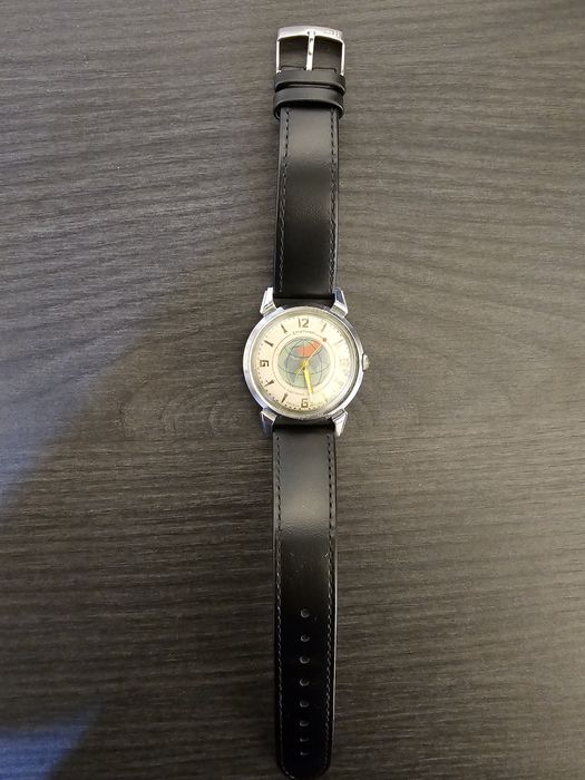 Ceas mecanic sovietic Sputnik 2408, anii ’50, model rar, 16 rubine.