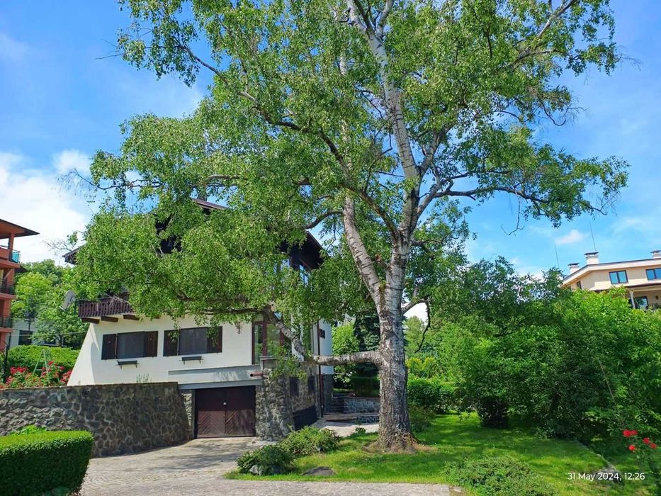 Дава се под наем Къща в София, Княжево - 260 кв.м за 1600 € - Снимка #1