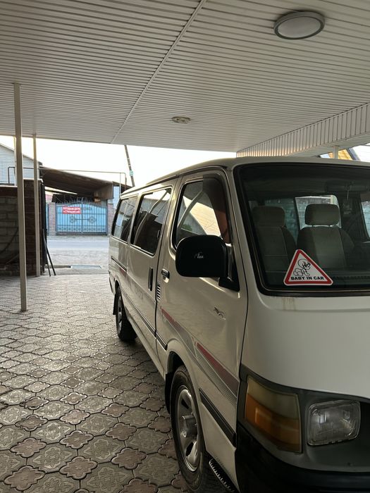 Toyota Hiace 2004