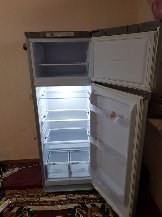 Холодильник Бирюса