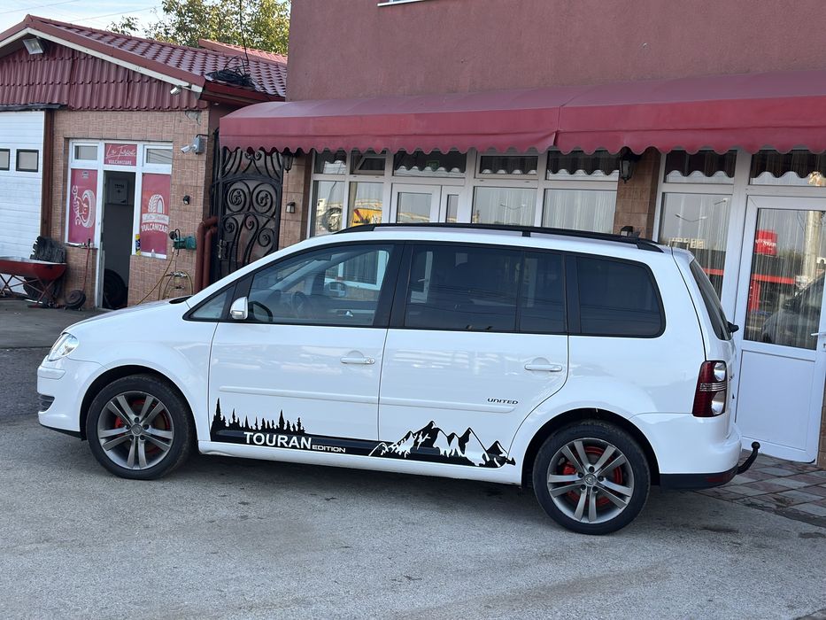 VOLKSWAGEN Touran 2010 — imagine 4
