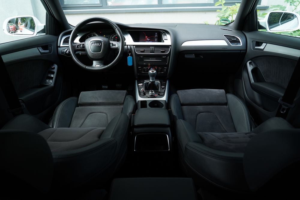Audi A4 3xS-Line 2011 2.0Diesel 170cp • 12Luni Garantie Motor Cutie • Transport gratuit la domiciliu • Rate • Revizie gratuita • Nr rosii