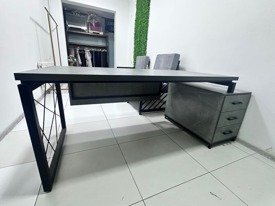 Продается офисная мебель