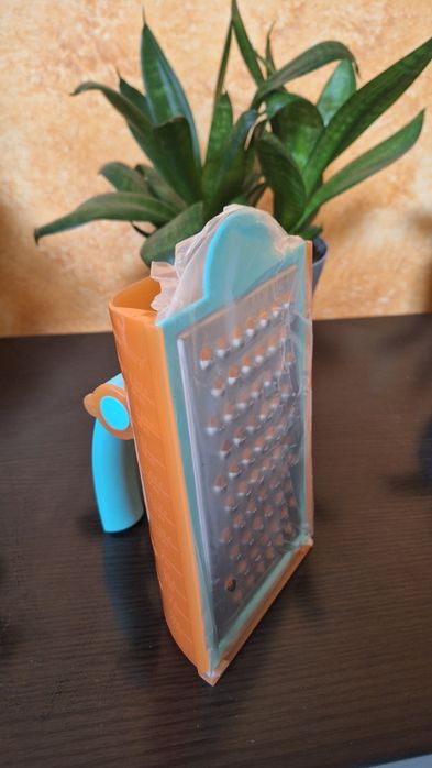 Терка с емкостью Tupperware