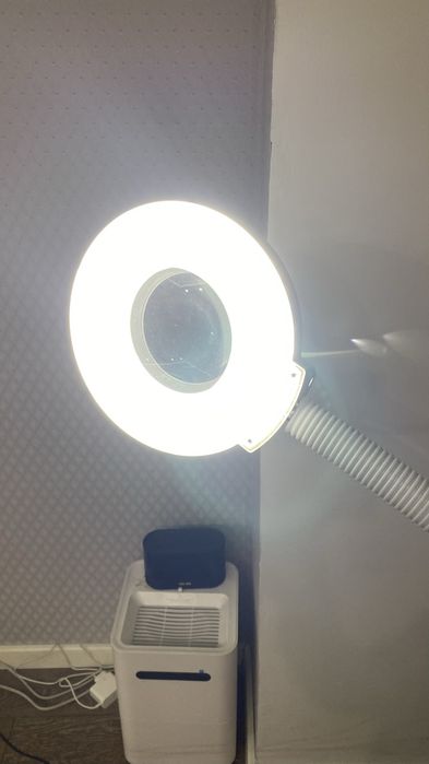 Лампа-лупа косметологическая