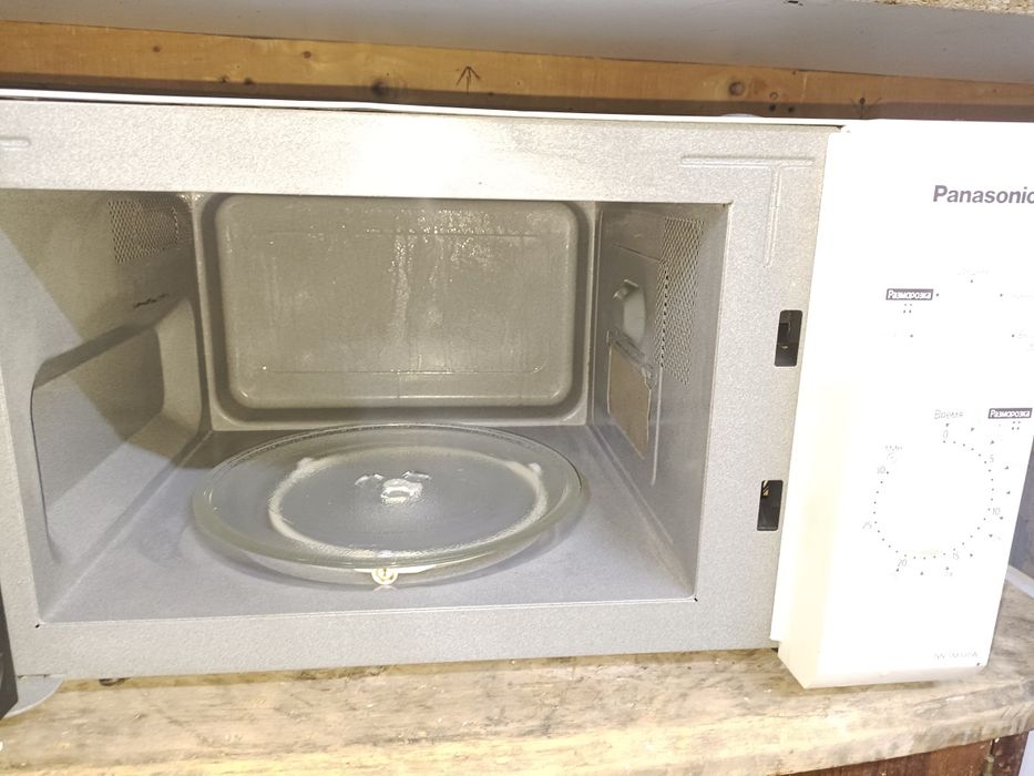 Продам микроволновку Панасонник 18000