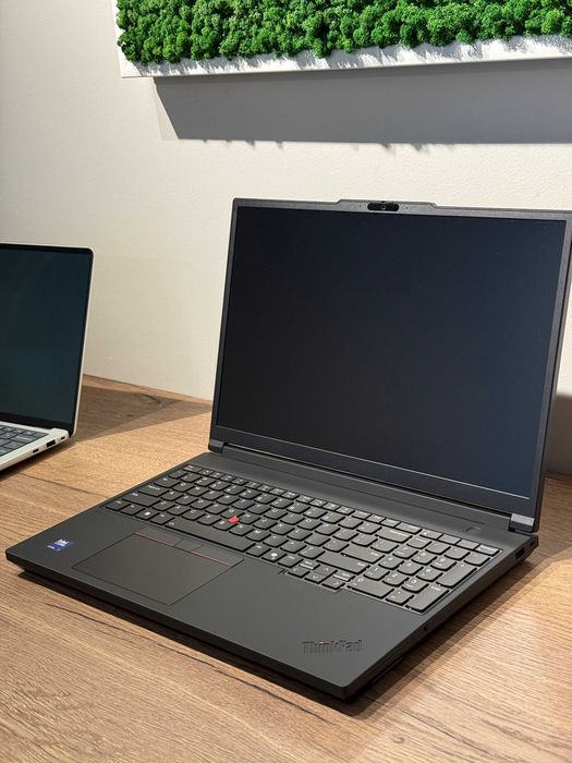 Laptop Lenovo ThinkPad P16 Gen 3 Workstation WQUXGA Ultra 7 255HX 32GB Ram Nvidia RTX Pro 1000 8GB 1TB SSD