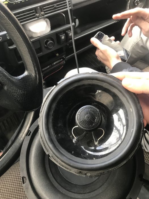 саб и динамик..