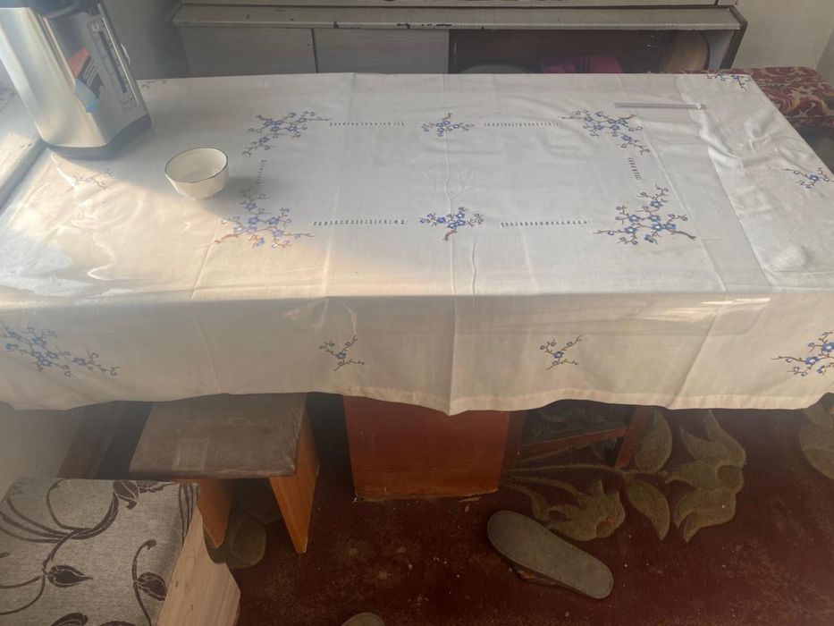 Стол книжка. БУ 3000