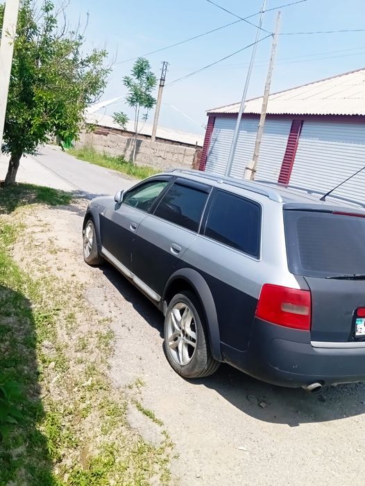 Автомобиль ауди аллроуд