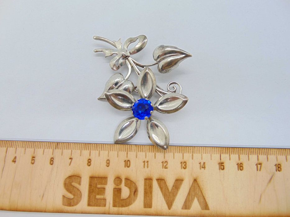 Brosa floare din argint