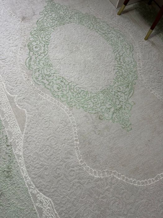 Продам ковер в отличном состоянии