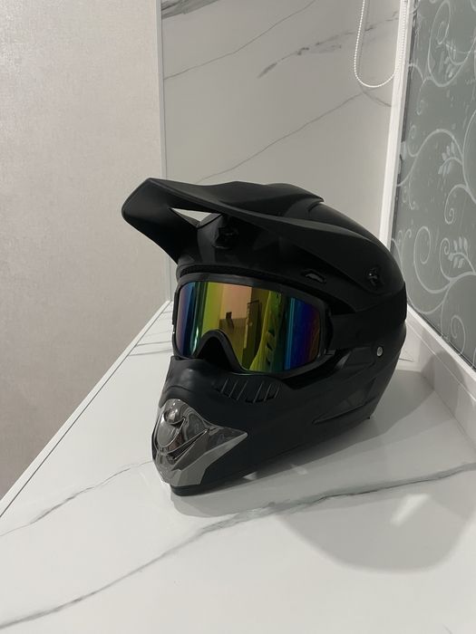 Каска шлем продам