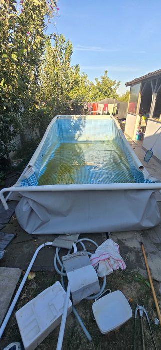 Piscina de vanzare