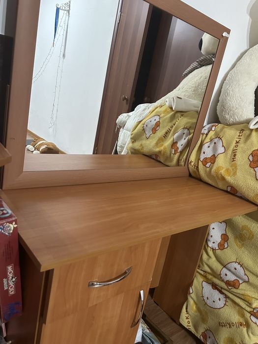 Прдам дамский столик