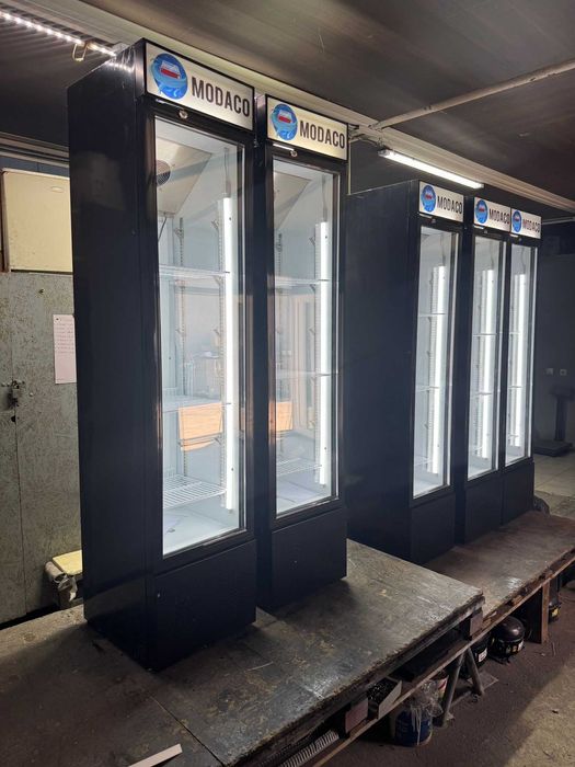 Vitrină Slim MODACO 190 cm R290 LED