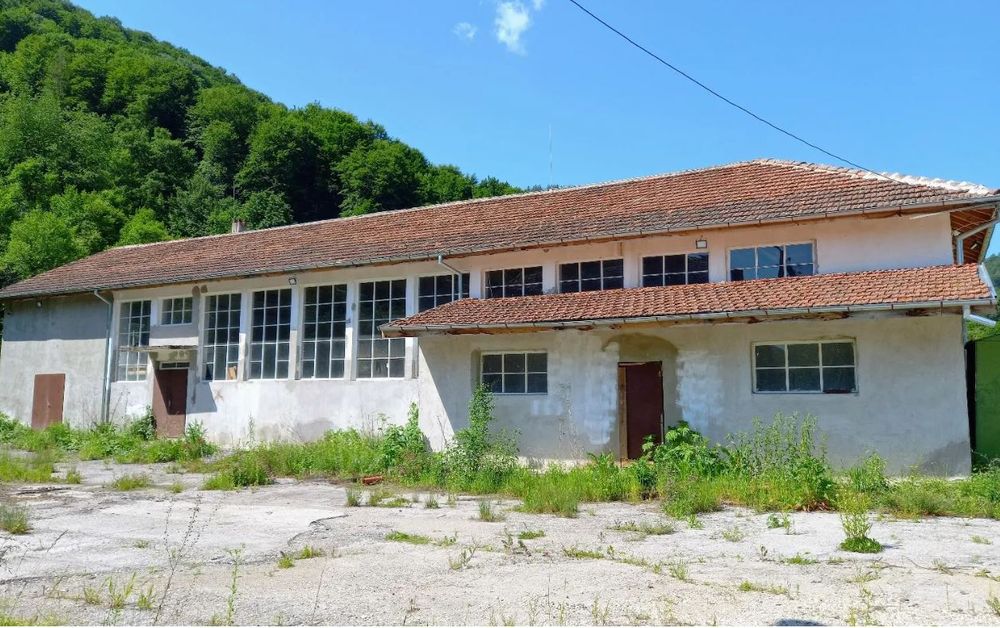 Продава се Промишлена сграда в с. Младен, Област Габрово - 883 кв.м за 195 €/кв.м - Снимка #5