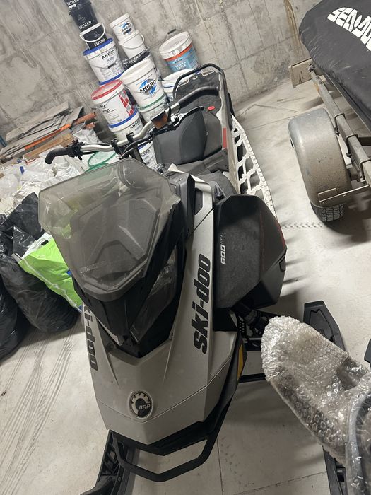 ЧИСТО НОВА ски шейна SKI DOO BLACK COUNTRY 600 EFI 2021