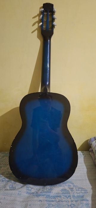 гитара акустика, струны плохие