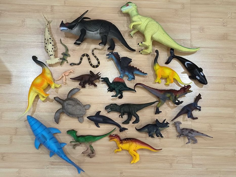 Лот играчки динозаври 22бр.