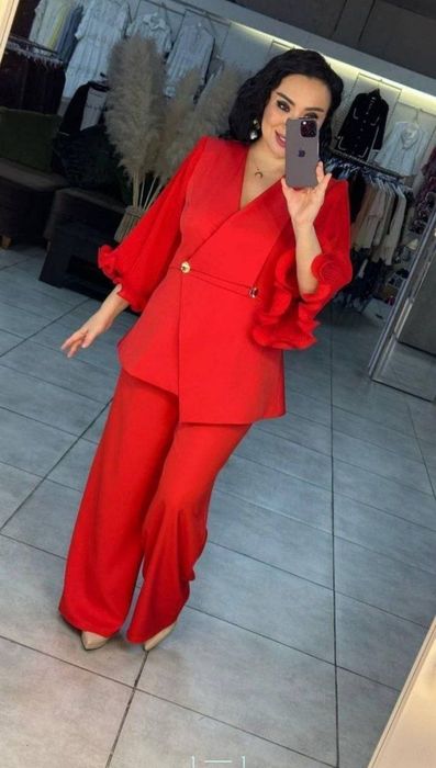Новый женский брючный костюм