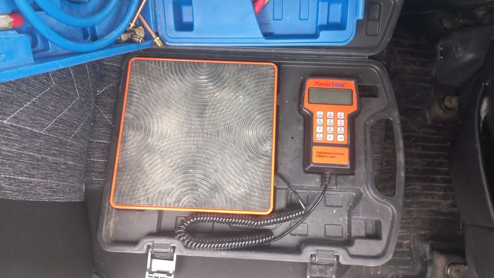 Продам комплект инструментов