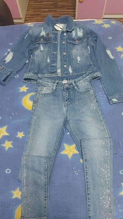 Compleu de damă nou de la Guess