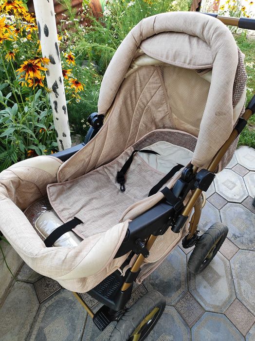 Продам коляску в хорошем состоянии бу