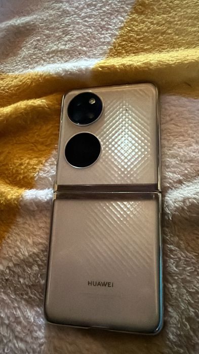 Huawei p50 flip în stare foarte bună