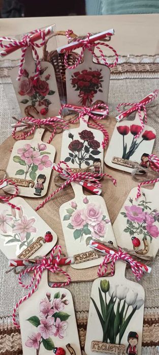 Мартеници магнити и кошнички